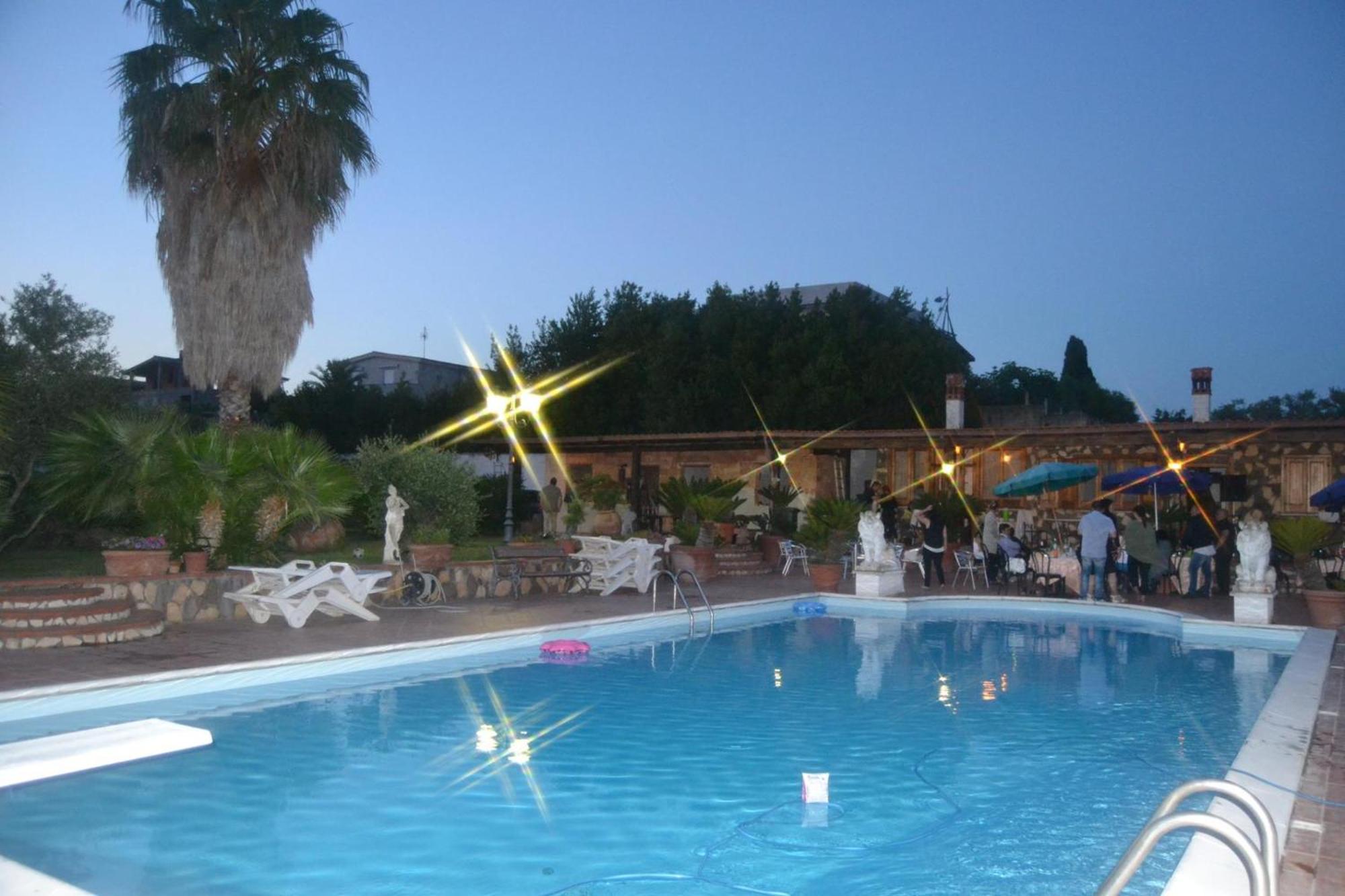 Chalet L Oasi Di Ambra 8 Posti Letto Con Uso Piscina 阿尔代亚 外观 照片