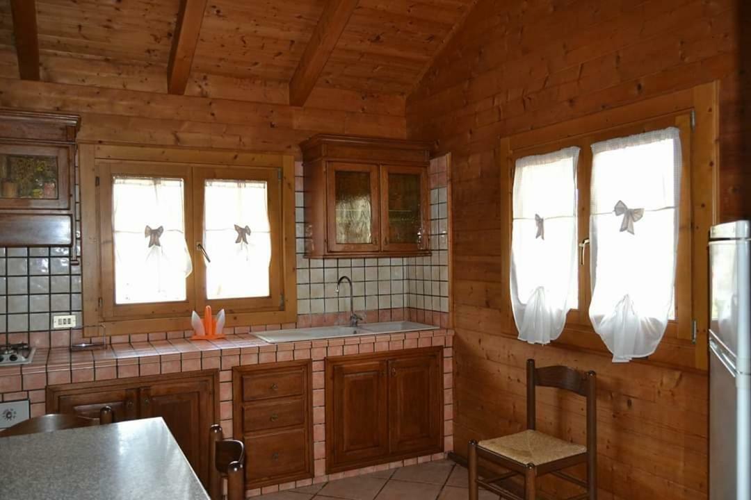 Chalet L Oasi Di Ambra 8 Posti Letto Con Uso Piscina 阿尔代亚 外观 照片