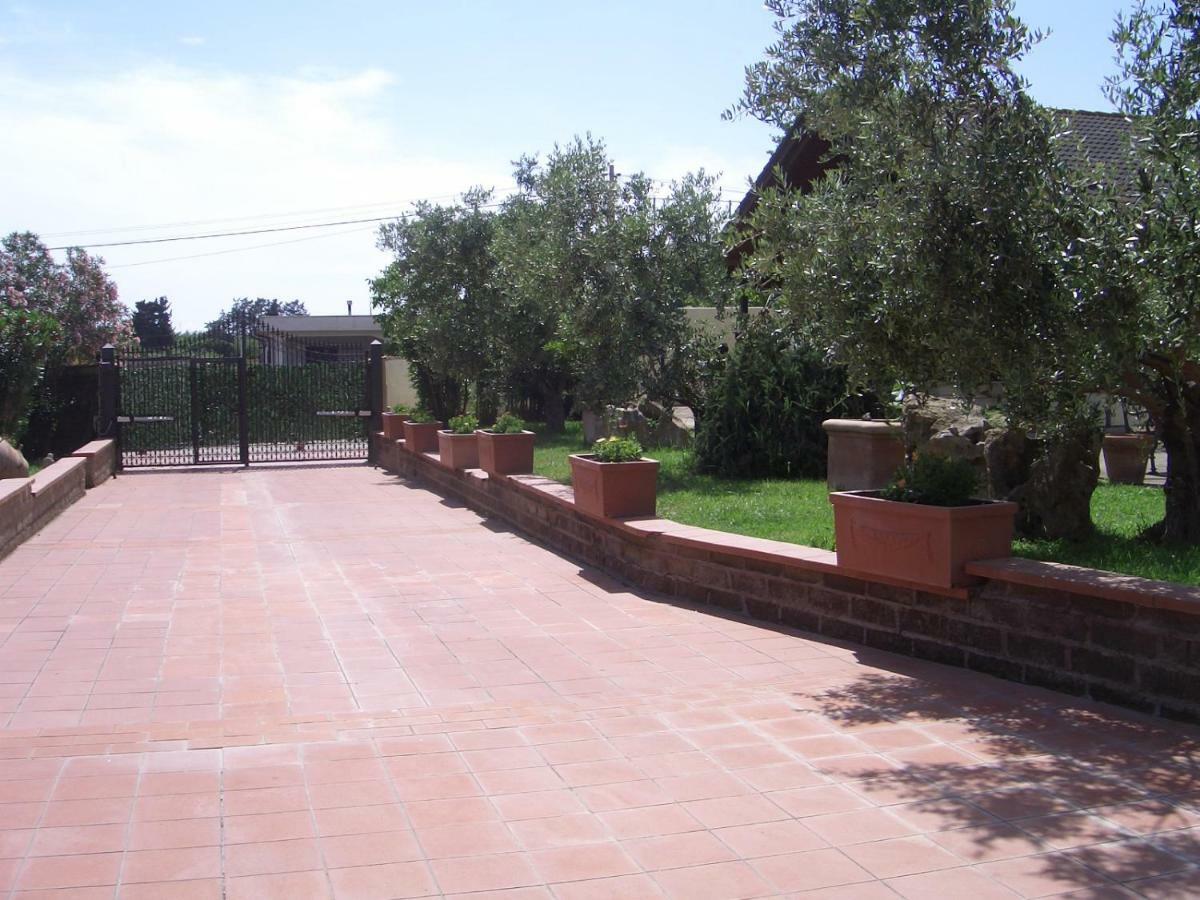 Chalet L Oasi Di Ambra 8 Posti Letto Con Uso Piscina 阿尔代亚 外观 照片