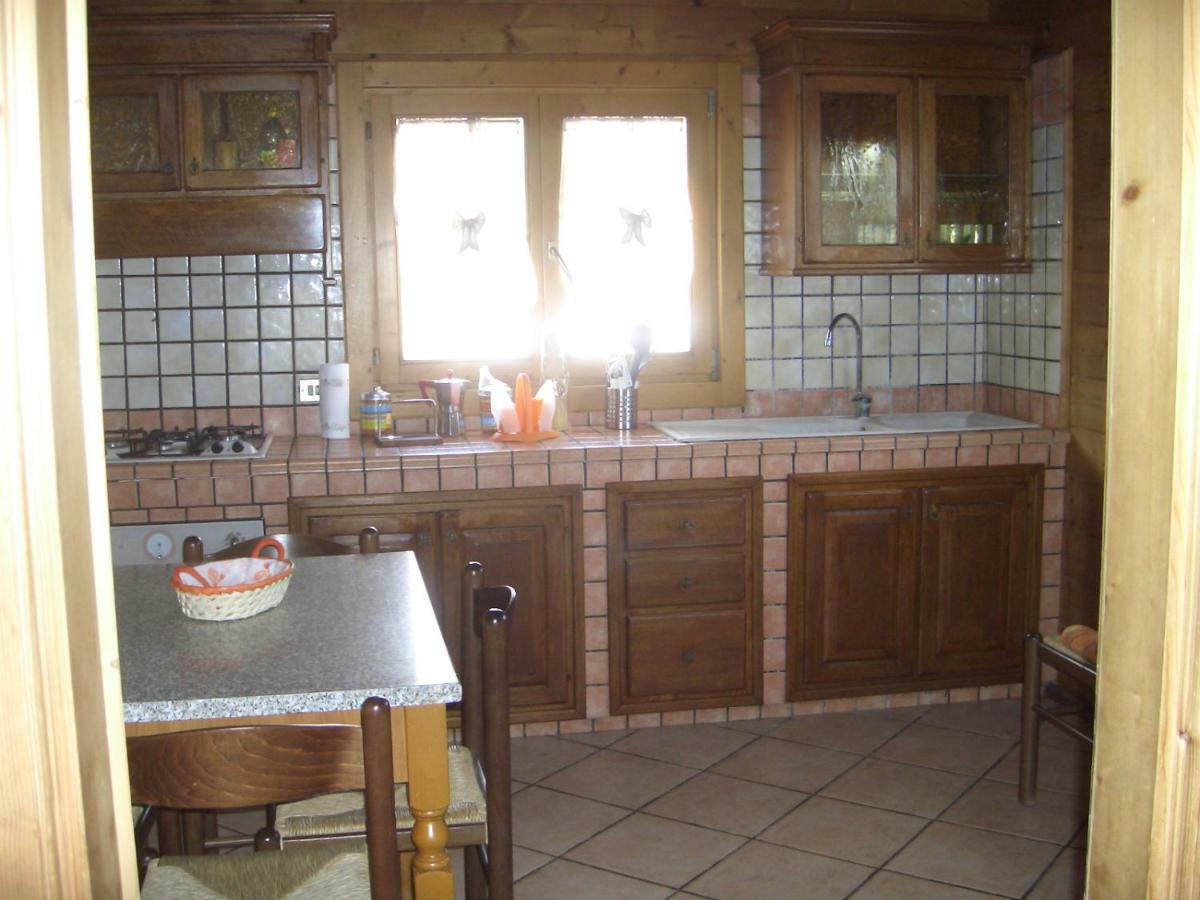 Chalet L Oasi Di Ambra 8 Posti Letto Con Uso Piscina 阿尔代亚 外观 照片