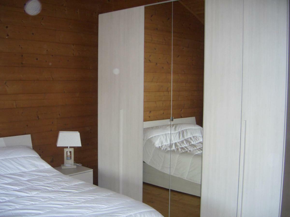 Chalet L Oasi Di Ambra 8 Posti Letto Con Uso Piscina 阿尔代亚 外观 照片