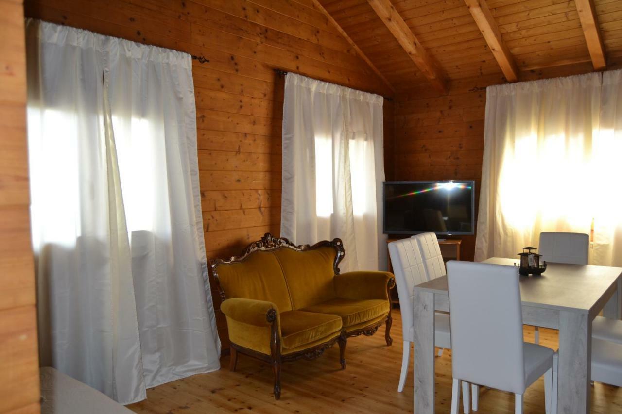 Chalet L Oasi Di Ambra 8 Posti Letto Con Uso Piscina 阿尔代亚 外观 照片