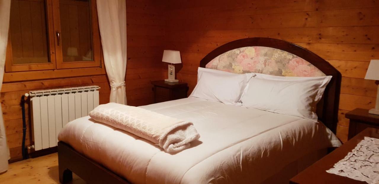 Chalet L Oasi Di Ambra 8 Posti Letto Con Uso Piscina 阿尔代亚 外观 照片