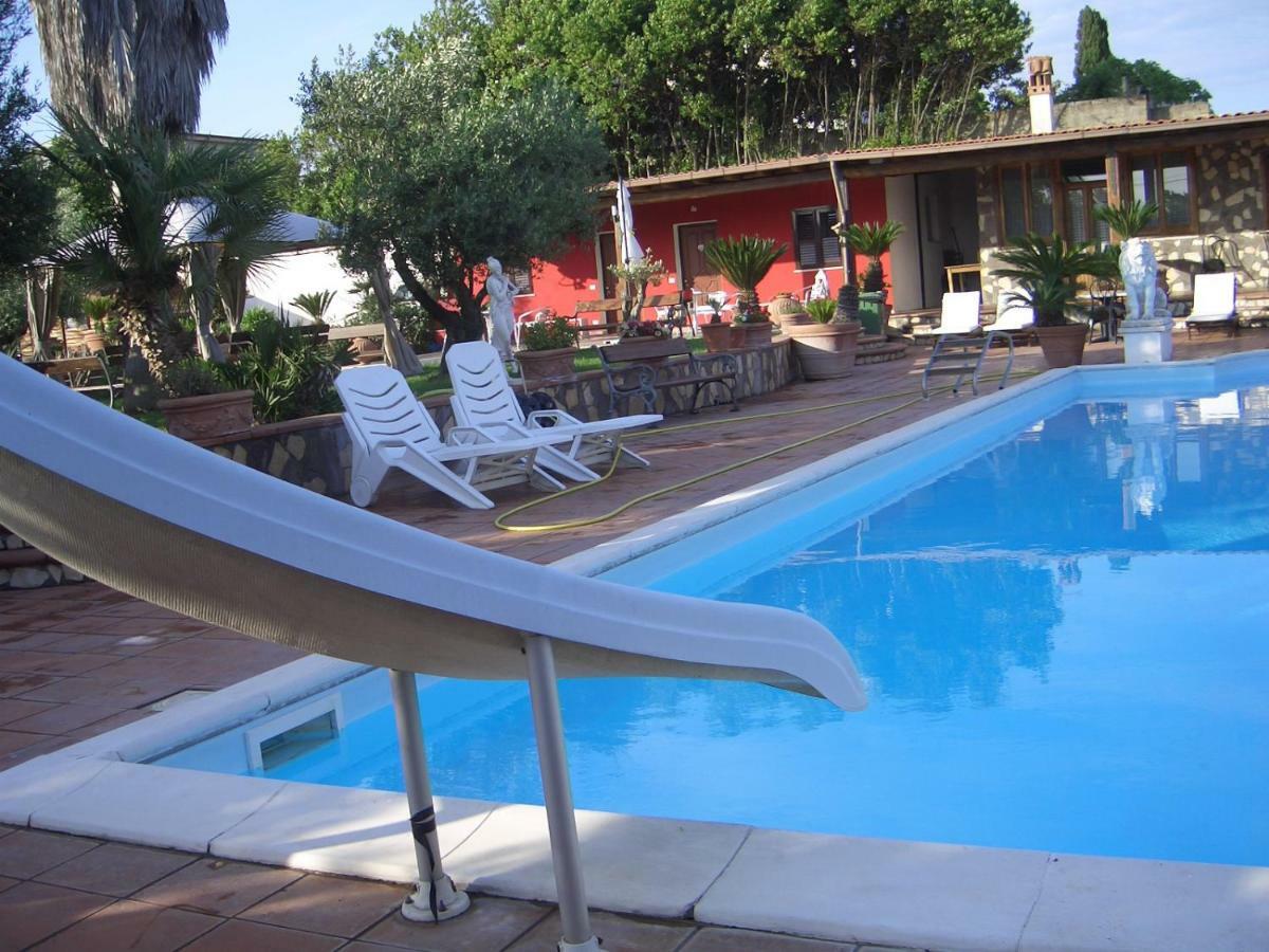 Chalet L Oasi Di Ambra 8 Posti Letto Con Uso Piscina 阿尔代亚 外观 照片